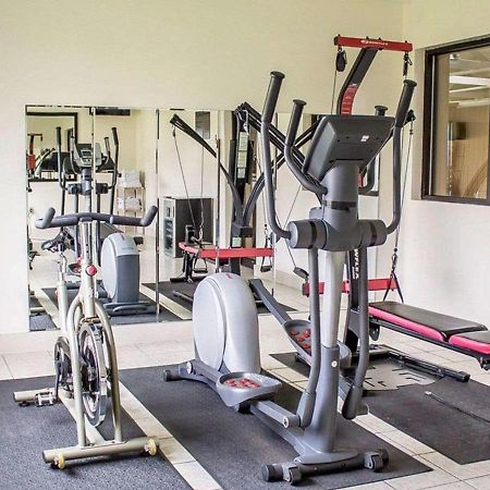 Norwood Inn & Suites Кълъмбъс Екстериор снимка