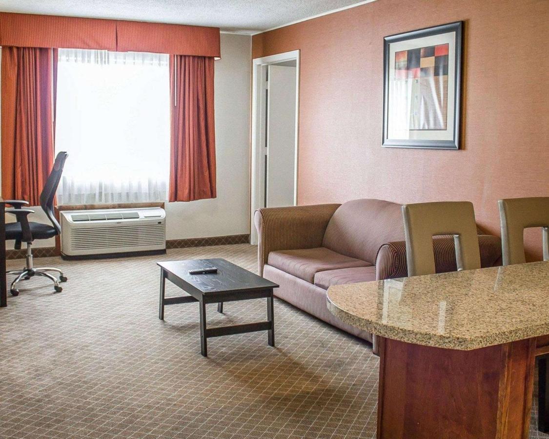 Norwood Inn & Suites Кълъмбъс Екстериор снимка