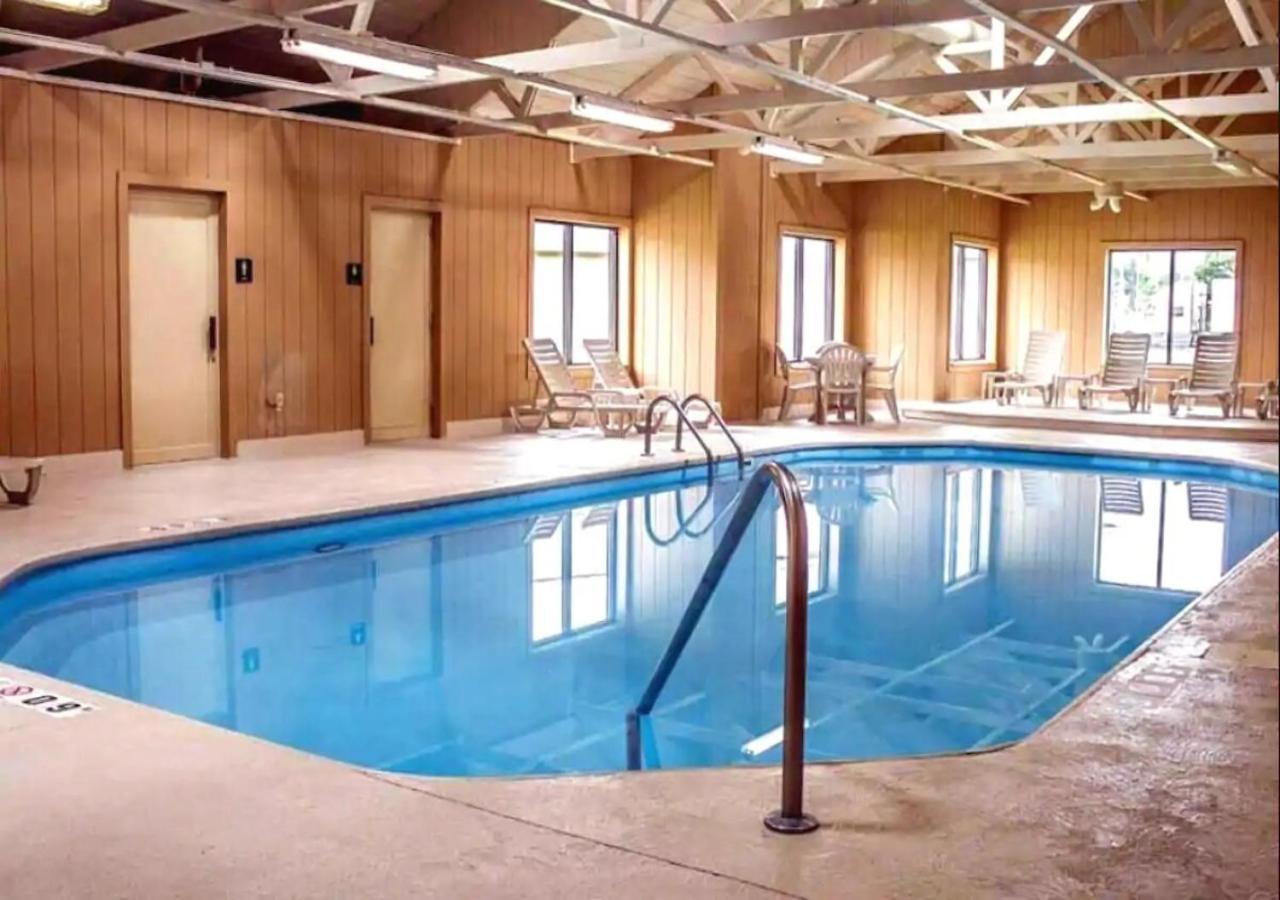 Norwood Inn & Suites Кълъмбъс Екстериор снимка
