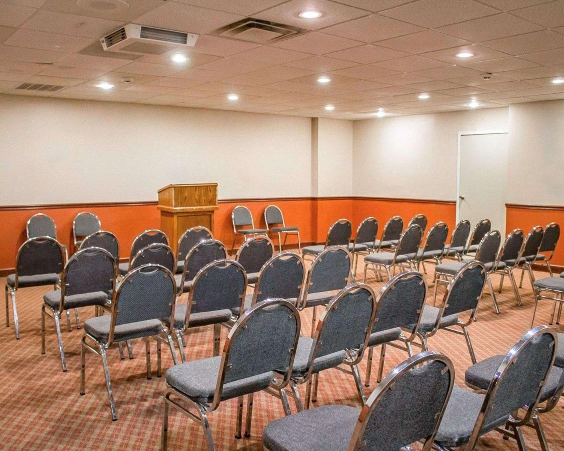 Norwood Inn & Suites Кълъмбъс Екстериор снимка