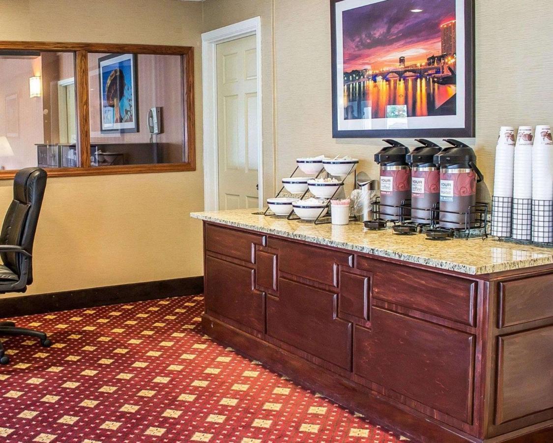 Norwood Inn & Suites Кълъмбъс Екстериор снимка