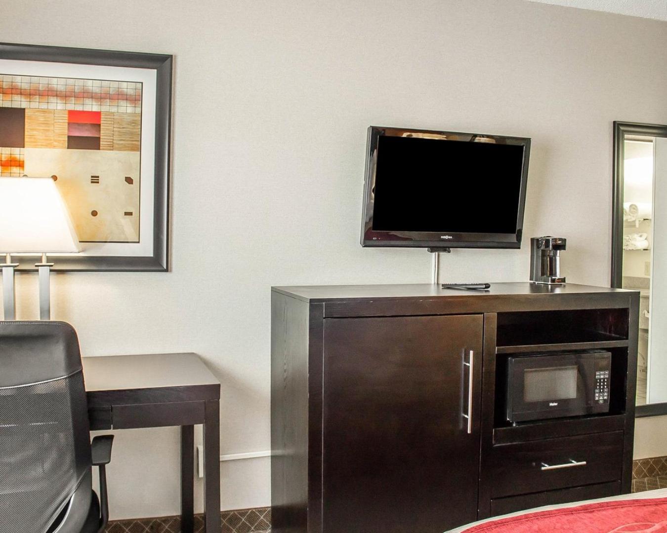Norwood Inn & Suites Кълъмбъс Екстериор снимка